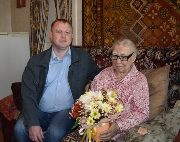Поздравляем с Днём Победы труженицу тыла Петрову Екатерину Адамовну